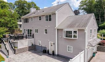 489 Main St, Acushnet, MA 02743