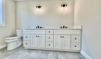 5 Day St, Billerica, MA 01821