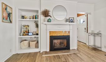 916 Midway Dr, Auburn, IN 46706