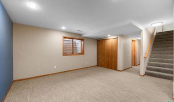 209 W Ironwood St, Brandon, SD 57005