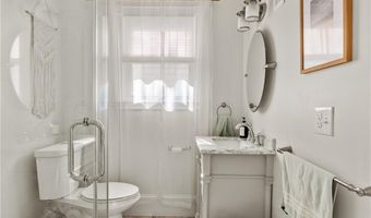 35 Hall Ave, Newport, RI 02840