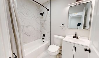 124 Allen Dr 1, Ann Arbor, MI 48103