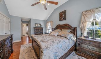 15 Foxcroft Rd, Albertson, NY 11507