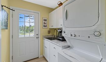 4 Canterbury Ln, Bourne, MA 02532