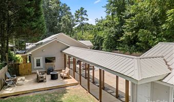 2717 Arnold Dr, Charlotte, NC 28205