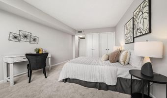 1101 S ARLINGTON RIDGE Rd 212, Arlington, VA 22202