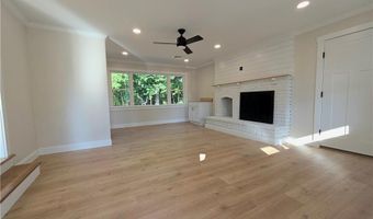 513 Knotty Oak Rd, Coventry, RI 02816