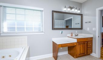 20286 Millbrook Dr, Abingdon, VA 24211