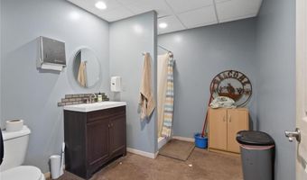 15811 Jedberg Ln, Ballwin, MO 63021