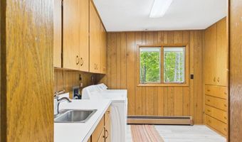 2301 S Le Homme Dieu Dr NE, Alexandria, MN 56308
