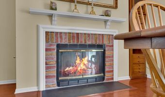 180 Sylvan Lake Blvd, Bayville, NJ 08721