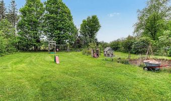 498 Montgomery Rd, Berkshire, VT 05447