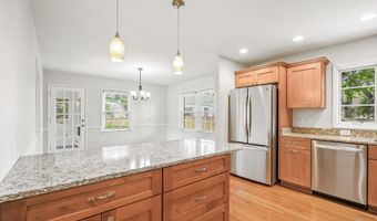 8524 DOTER Dr, Alexandria, VA 22308