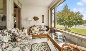 2213 SUNRISE Dr, Appleton, WI 54914