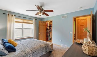 2869 Larkspur Ln, Fitchburg, WI 53711