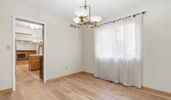 2825 Tuebingen Pkwy, Ann Arbor, MI 48105