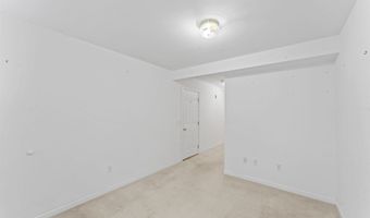 56 Pembroke Rd APT 11, Danbury, CT 06811