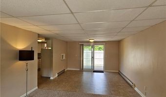 40 Kingsland Ct 2A, Charlestown, RI 02813
