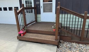 322 5th St E, Bottineau, ND 58318