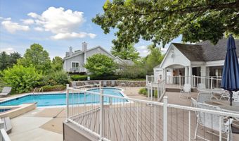 4274 Hillside Dr, Ann Arbor, MI 48105