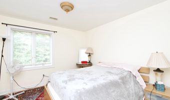 8312 UPPER SPRING Ln, Annandale, VA 22003