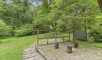 594 E Harrod Rd, Austin, IN 47102