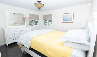 15 Treasure Rd, Narragansett, RI 02882