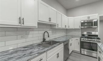 1027 W Idaho Ave, Chickasha, OK 73018