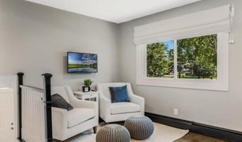 1308 Geneva Dr, Alexandria, MN 56308