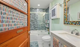 29 Old Forty Acre Mountain Rd, Danbury, CT 06811