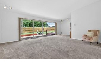 909 Lynnwood Ct, Bartlesville, OK 74006
