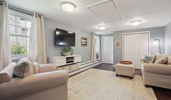 52 Berkshire Dr, Brookfield, CT 06804