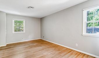 8402 CAMDEN St, Alexandria, VA 22308