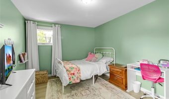 169 Chestnut Hill Ln S, Amherst, NY 14221