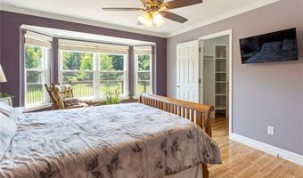 638 Oak Springs Trail Dr, Ballwin, MO 63021