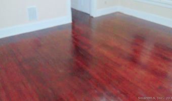 70 Ford Pl, Bridgeport, CT 06610