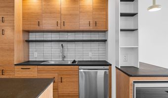 252 SUMAC St, Philadelphia, PA 19128