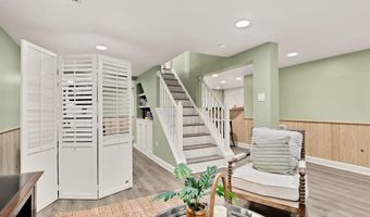 5606 WILSON Ln, Bethesda, MD 20814