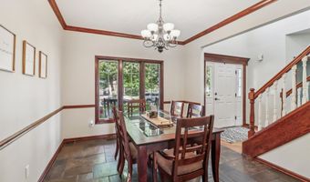 946 11th Ave SE, Altoona, IA 50009