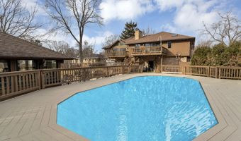 1415 W Hawthorne St, Arlington Heights, IL 60005