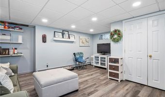 7 Aurora Dr, Cumberland, RI 02864