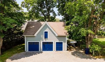 34 Pleasant St, North Kingstown, RI 02852