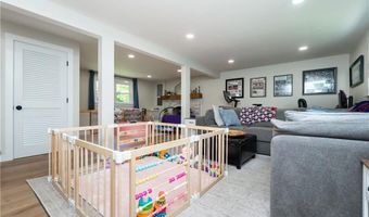 26 Sharon Pkwy, North Smithfield, RI 02896