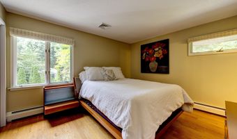 15 Brookridge Dr, Avon, CT 06001