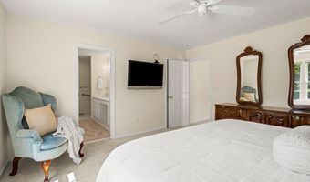 3 Gleneagle Dr, Bedford, NH 03110