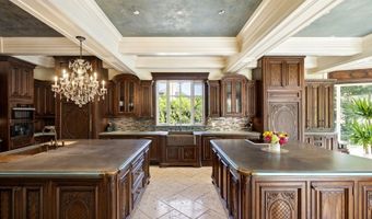 31 Rio Vista Dr, Alpine, NJ 07620