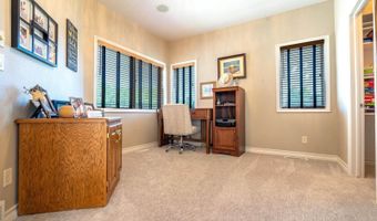 1408 Riverwood Dr, Bismarck, ND 58504