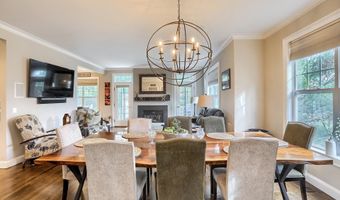 28 Crestview Ln 28, Danbury, CT 06810