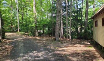 10 Crescent Dr, Barnstead, NH 03225