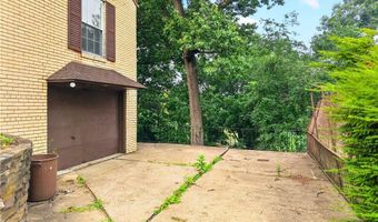 3 Solar Dr, Ambridge, PA 15003